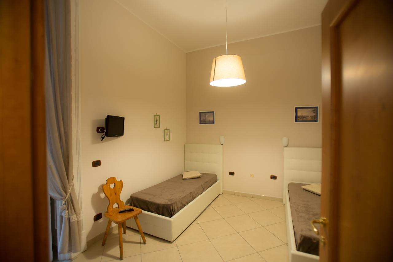 A Casa Di Nonna Giulia Bed & Breakfast เนเปิลส์ ภายนอก รูปภาพ