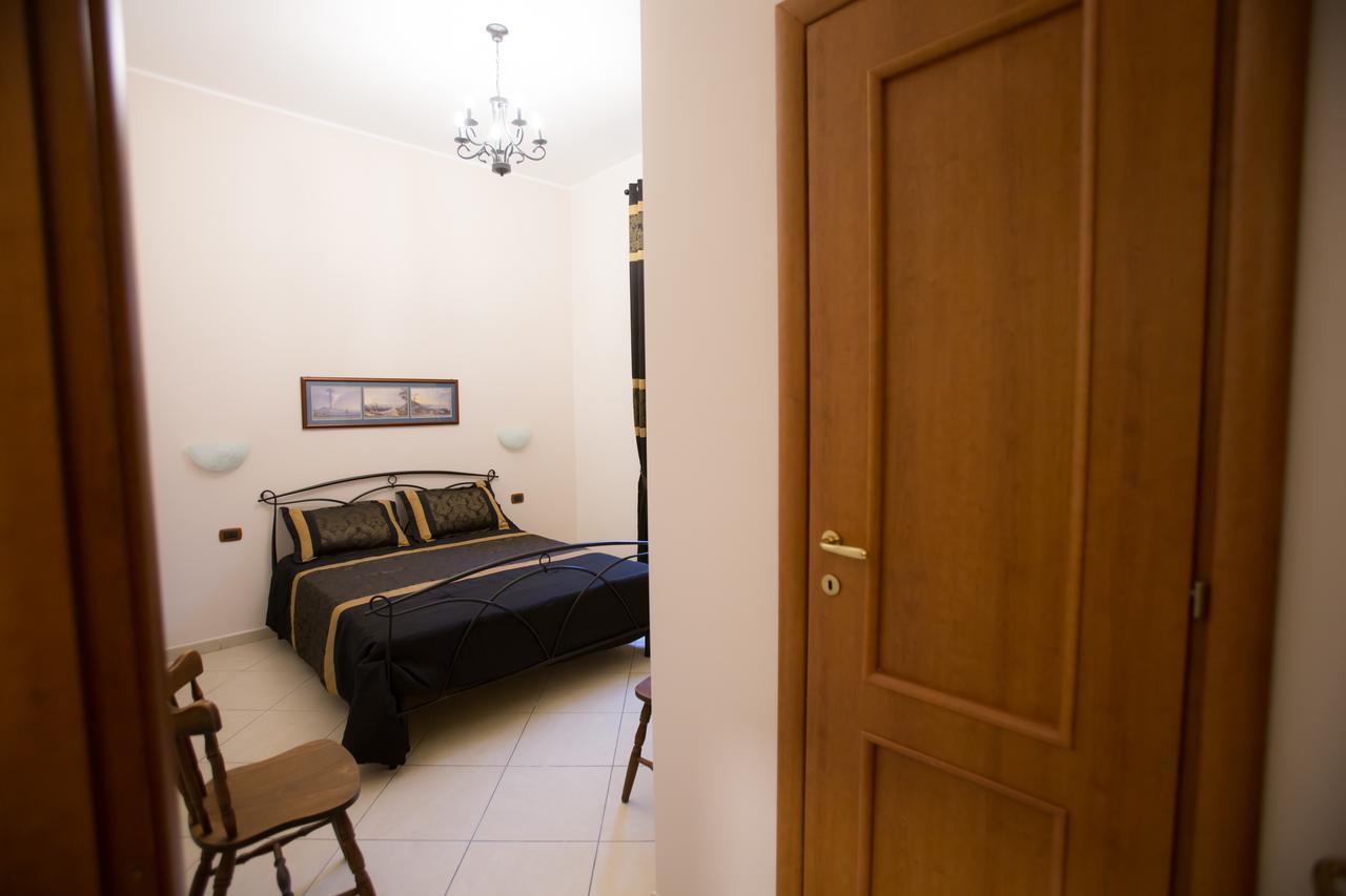 A Casa Di Nonna Giulia Bed & Breakfast เนเปิลส์ ภายนอก รูปภาพ