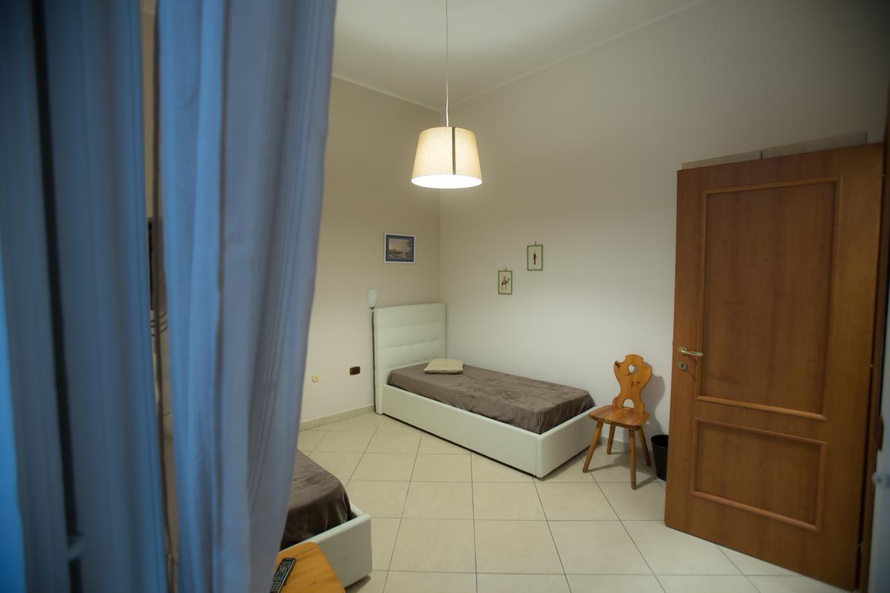A Casa Di Nonna Giulia Bed & Breakfast เนเปิลส์ ภายนอก รูปภาพ