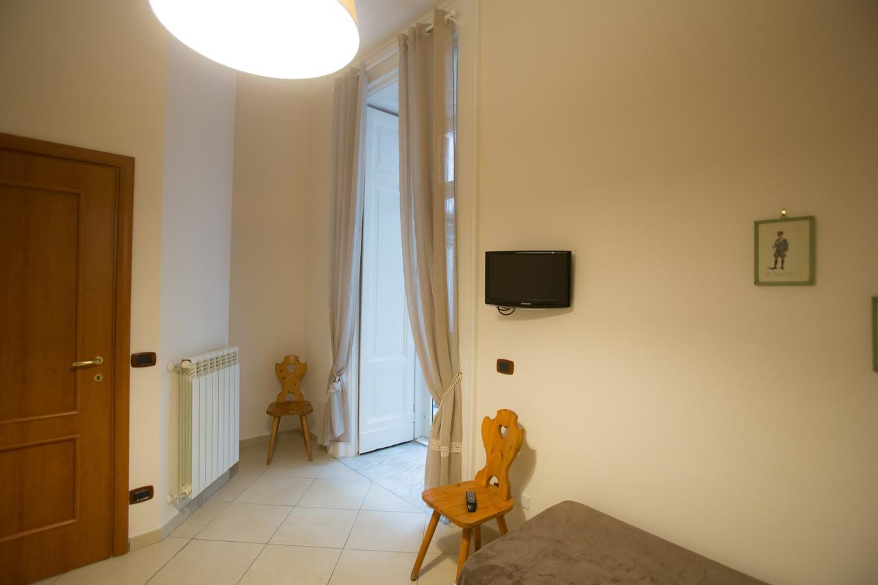 A Casa Di Nonna Giulia Bed & Breakfast เนเปิลส์ ภายนอก รูปภาพ