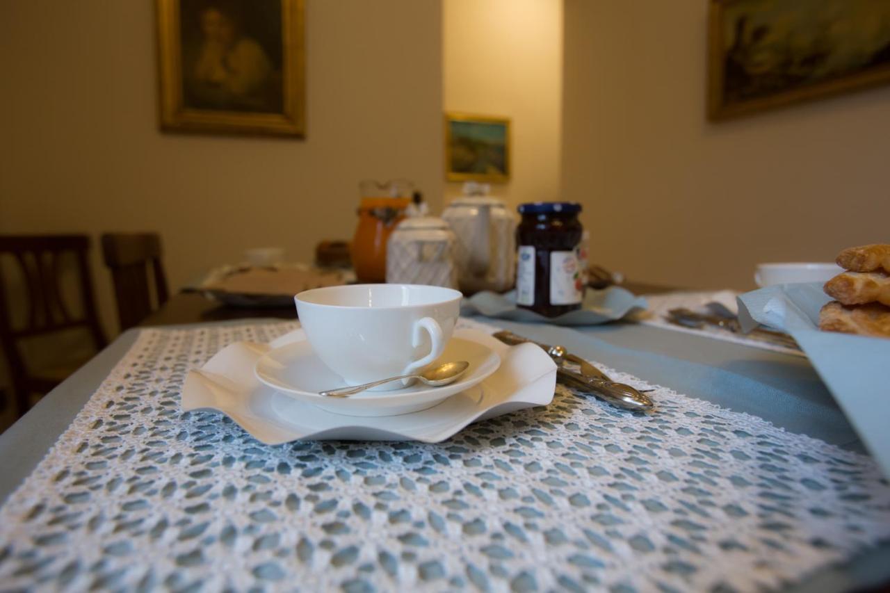 A Casa Di Nonna Giulia Bed & Breakfast เนเปิลส์ ภายนอก รูปภาพ