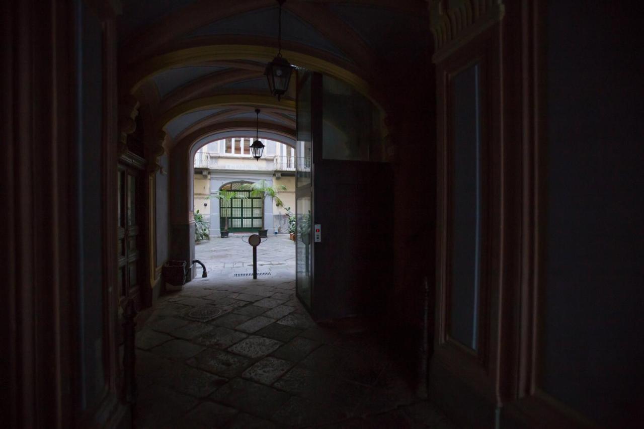 A Casa Di Nonna Giulia Bed & Breakfast เนเปิลส์ ภายนอก รูปภาพ